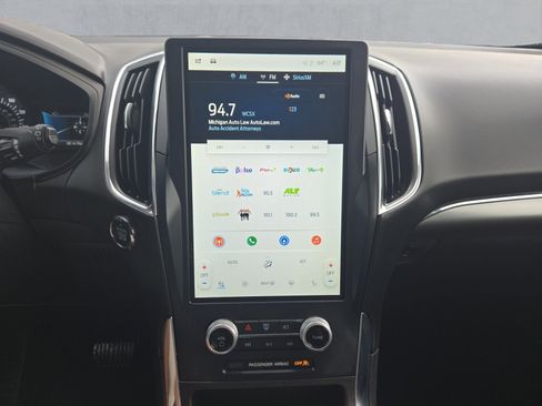 Used 2023 Ford Edge Titanium w/ Equipment Group 301A image 17