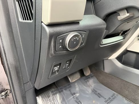 Used 2020 Ford F150 Lariat image 25