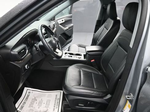 Used 2023 Ford Explorer Limited w/ Equipment Group 301A AWD/4WD image 15