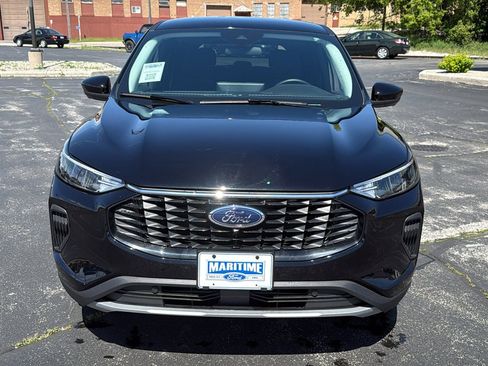 Used 2023 Ford Escape Active w/ Tech Pack #2 AWD/4WD image 2