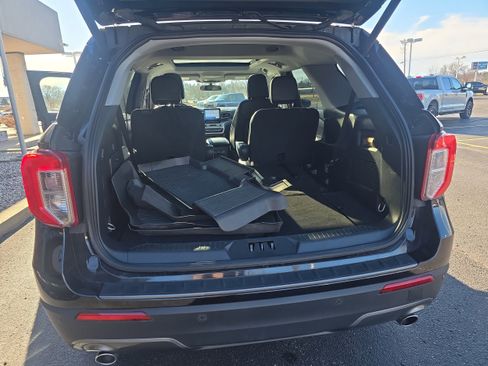 Used 2023 Ford Explorer XLT w/ Equipment Group 202A image 19
