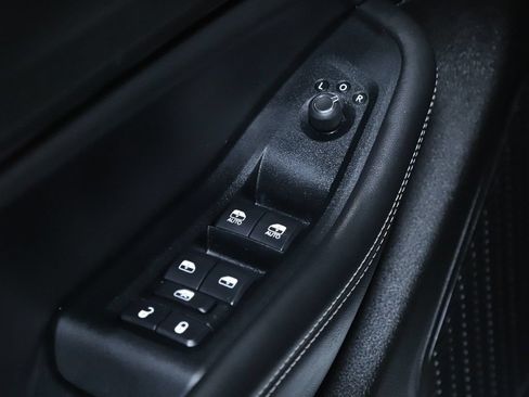 Used 2023 Jeep Grand Cherokee Laredo X AWD/4WD image 16