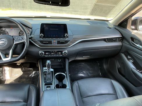 Used 2022 Nissan Altima 2.5 Platinum AWD/4WD image 16