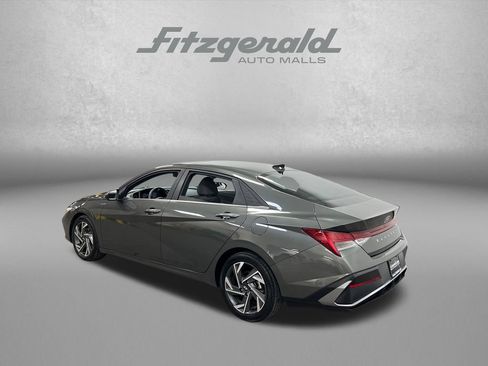 Used 2024 Hyundai Elantra SEL w/ Convenience Package FWD image 3
