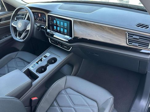 New 2026 Volkswagen Atlas SE image 12