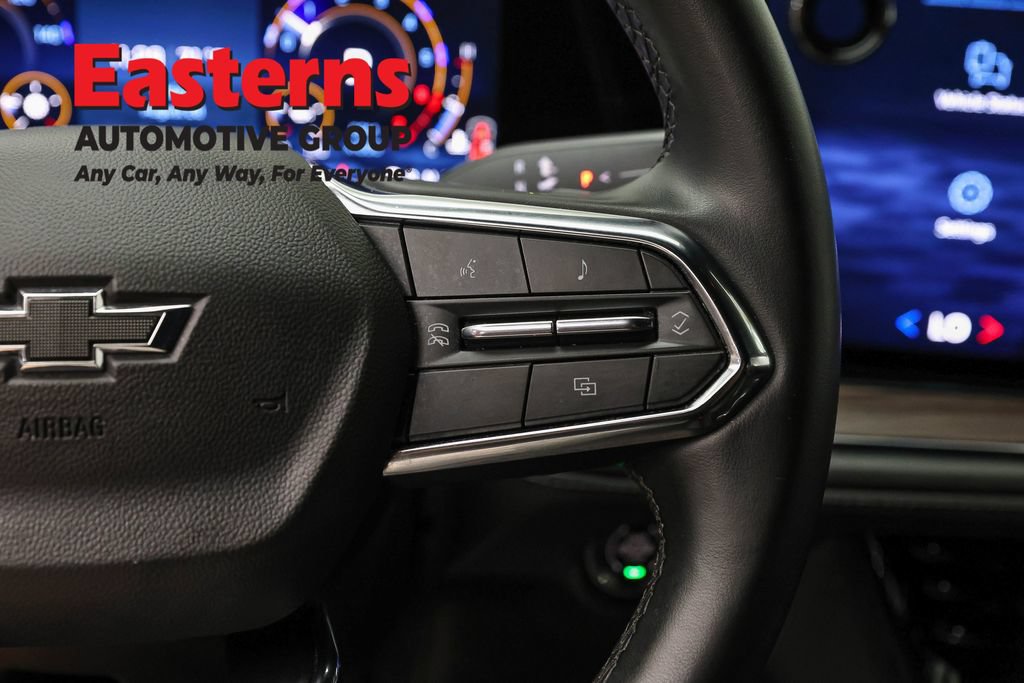 Used 2025 Chevrolet Suburban Z71 AWD/4WD image 17