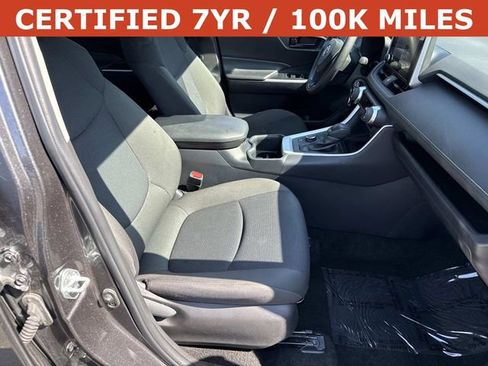 Used 2025 Toyota RAV4 LE AWD/4WD image 9