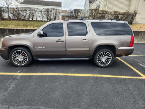 Used 2014 GMC Yukon XL SLT image 10