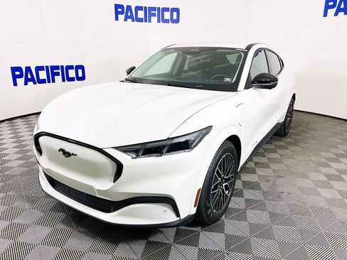 Used 2025 Ford Mustang Mach-E Premium image 5