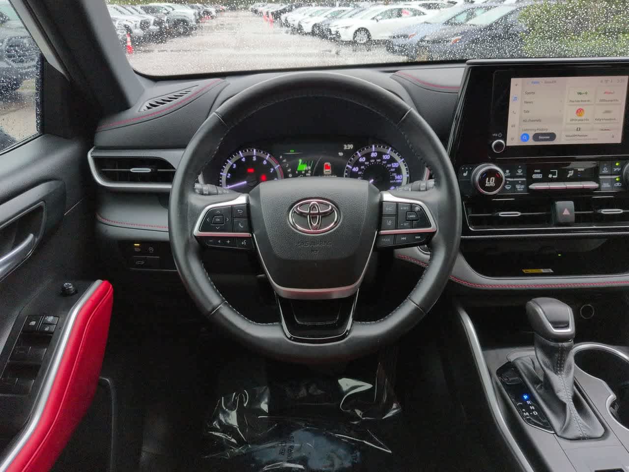 Used 2023 Toyota Highlander XSE FWD image 16