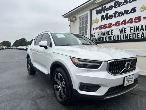 Used 2021 Volvo XC40 T4 Inscription FWD image 7