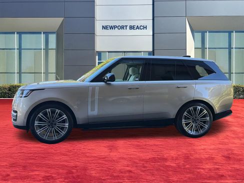 New 2026 Land Rover Range Rover Autobiography AWD/4WD image 2