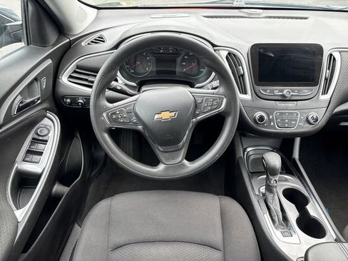 Used 2023 Chevrolet Malibu LT FWD image 16