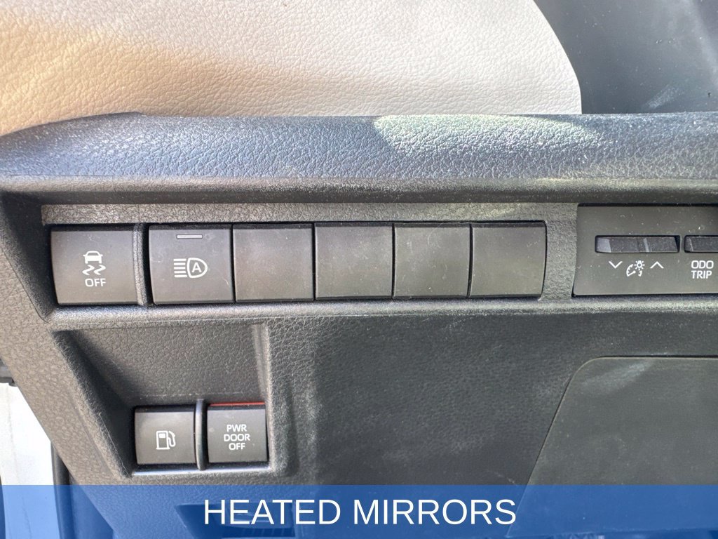 Used 2023 Toyota Sienna XLE FWD image 20