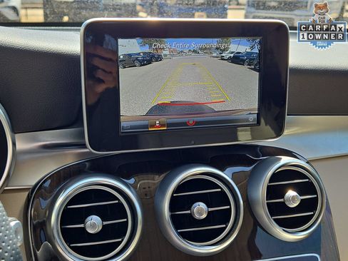 Used 2019 Mercedes-Benz GLC 300 4MATIC image 18