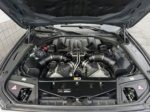 Used 2013 BMW M5 image 5