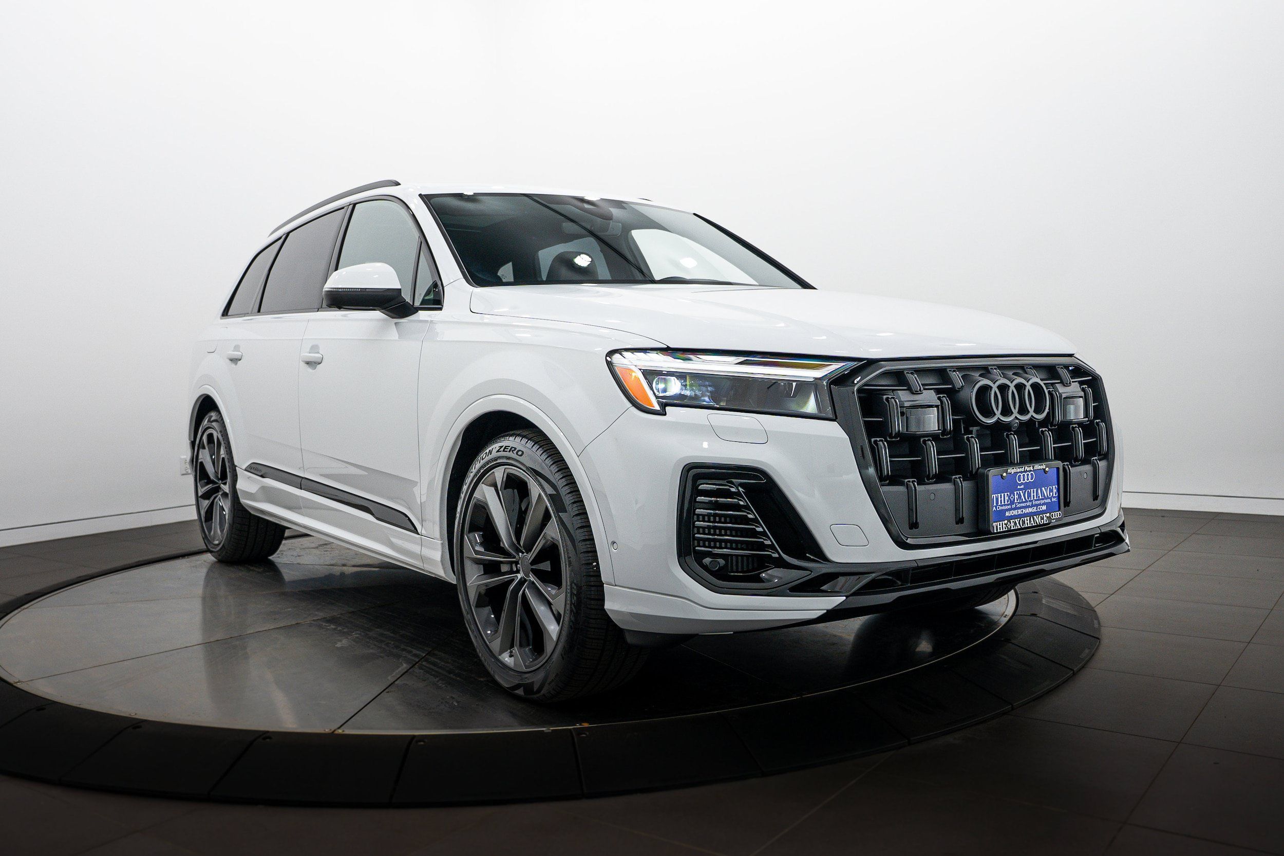 Used 2026 Audi Q7 3.0T Premium Plus w/ Premium Plus Package AWD/4WD image 2