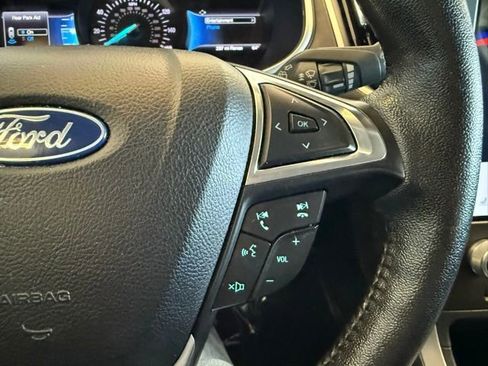 Used 2021 Ford Edge SEL image 17