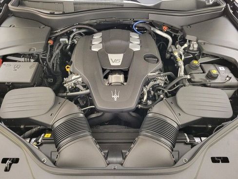 Used 2023 Maserati Levante GT image 33