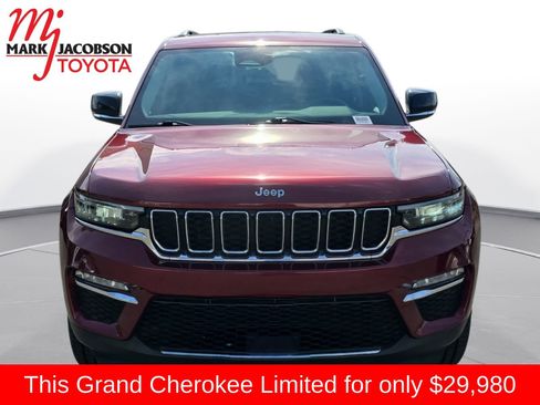 Used 2023 Jeep Grand Cherokee Limited image 3