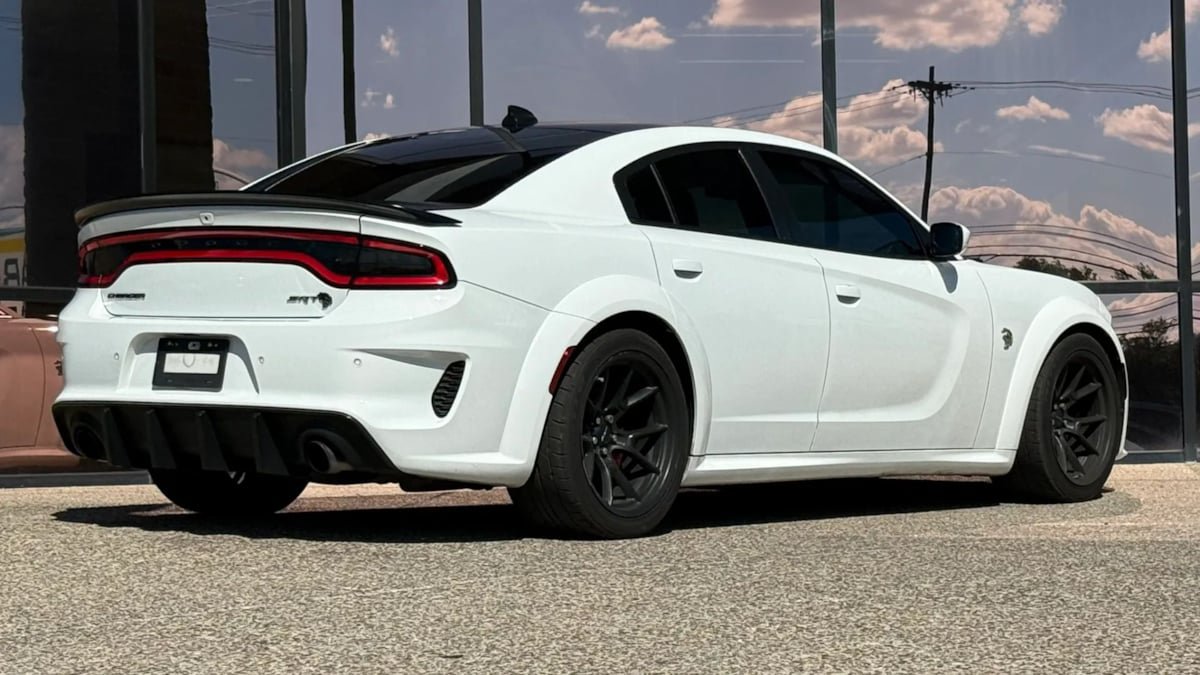 Used 2021 Dodge Charger SRT Hellcat RWD image 12