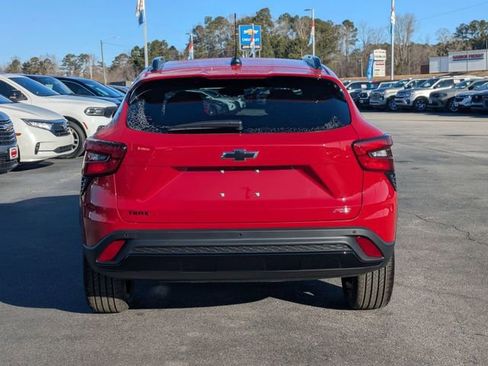New 2026 Chevrolet Trax RS w/ Sunroof Package image 4