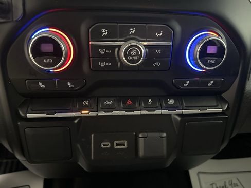 Used 2022 Chevrolet Silverado 1500 LT w/ Bed Protection Package AWD/4WD image 18