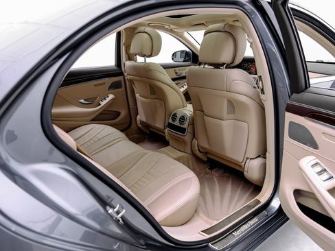 Used 2019 Mercedes-Benz S 560 4MATIC Sedan image 38