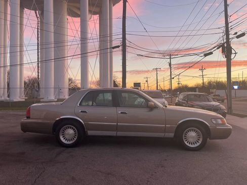 Used 2001 Mercury Grand Marquis LS image 2