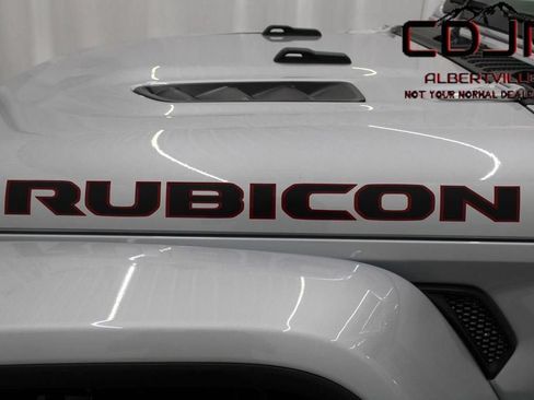 Used 2023 Jeep Gladiator Rubicon w/ Cold Weather Group AWD/4WD image 52
