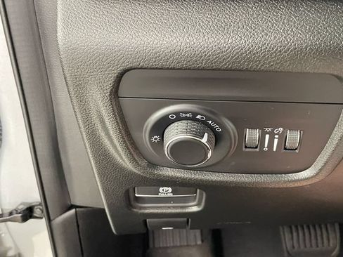 Used 2023 Jeep Grand Cherokee Altitude AWD/4WD image 37