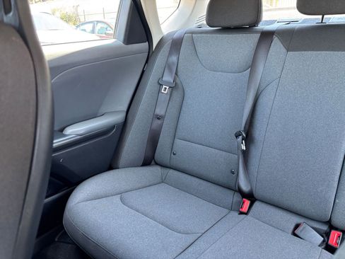 Used 2025 Kia K4 FWD image 38