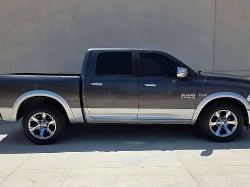 Used 2016 RAM 1500 Laramie w/ Convenience Group AWD/4WD image 2