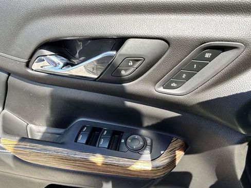 Used 2019 GMC Acadia Denali w/ Technology Package FWD image 13