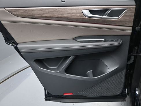 Used 2025 Volkswagen Atlas SEL image 26