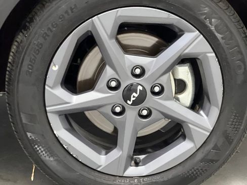 Used 2025 Kia K4 FWD image 57