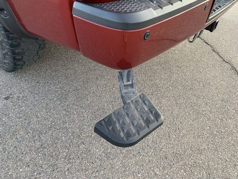 Used 2019 Nissan Titan SV w/ SV Convenience Package image 7