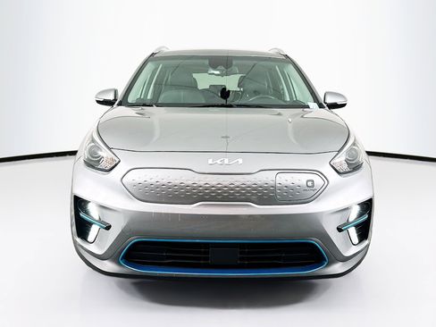 Used 2022 Kia Niro EX image 2