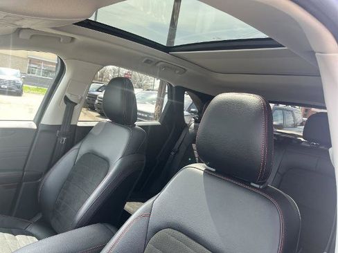 Certified 2022 Ford Escape SEL w/ SEL Stealth AWD Package image 5