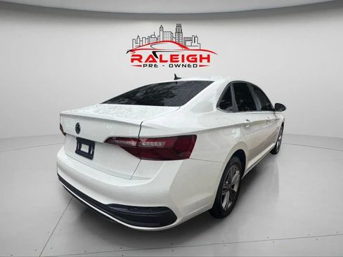 Used 2022 Volkswagen Jetta SE image 4