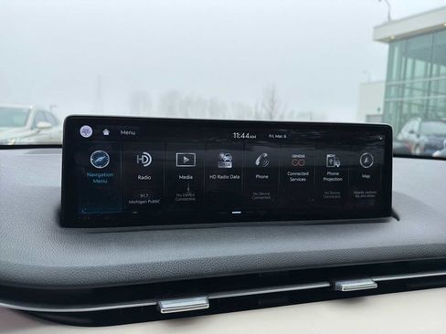 Used 2022 Genesis GV70 2.5T w/ Advanced Package image 11