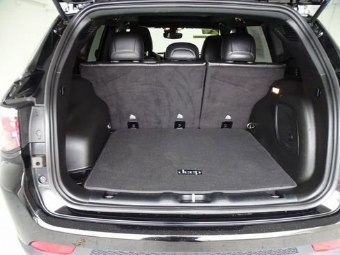 Used 2024 Jeep Compass Latitude w/ Sun and Sound Group image 21