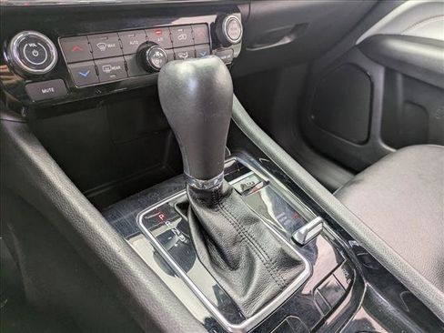 Used 2024 Jeep Compass Limited image 11