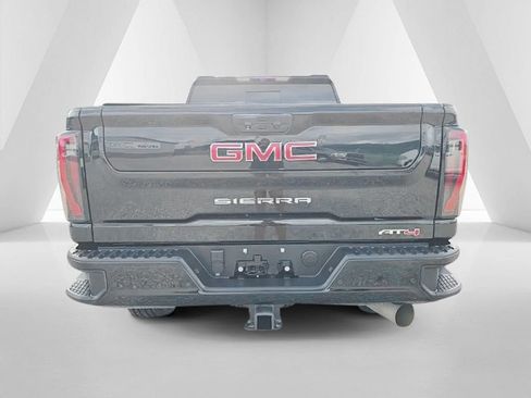 Used 2024 GMC Sierra 2500 AT4 w/ AT4 Preferred Package AWD/4WD image 6