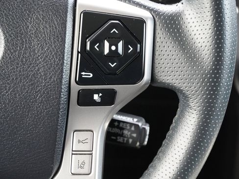 Used 2024 Toyota 4Runner SR5 image 29