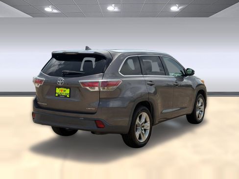 Used 2016 Toyota Highlander Limited Platinum FWD image 9