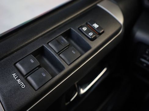 Used 2016 Toyota 4Runner SR5 AWD/4WD image 35