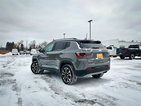 Certified 2022 Jeep Compass Limited image 6