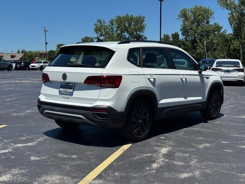 Used 2023 Volkswagen Taos S w/ Driver Assistance Package FWD image 4