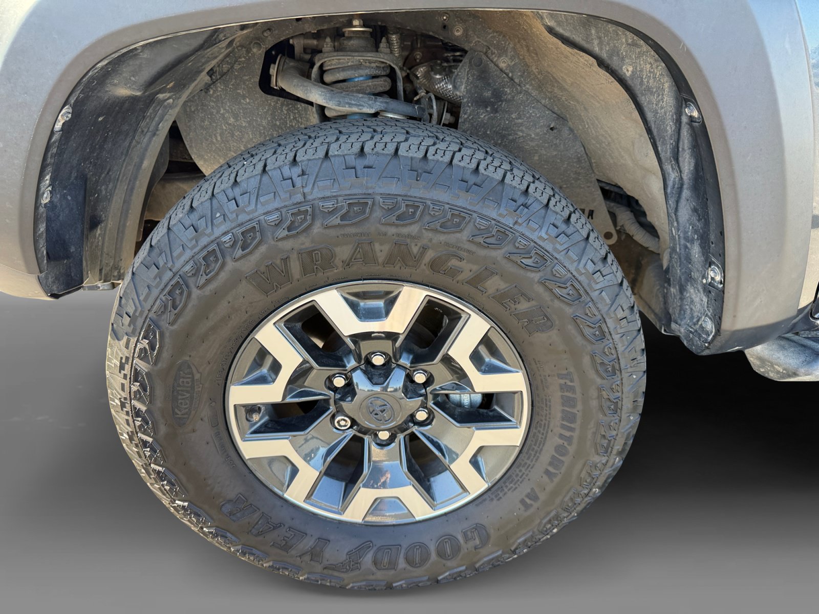 Used 2023 Toyota Tacoma TRD Off-Road w/ Advanced Technology Package AWD/4WD image 9